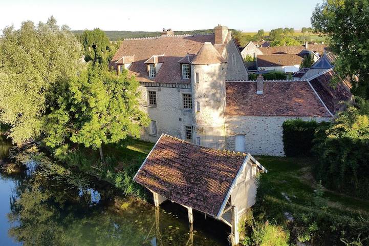 Gîte pour 4 personnes, avec jardin dans Marnay-sur-Seine