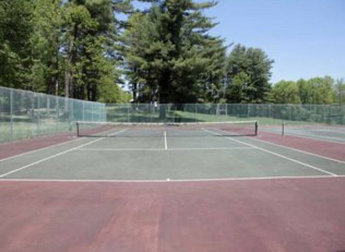 Vacation rental for 6 people, with yard and pool in Queensbury