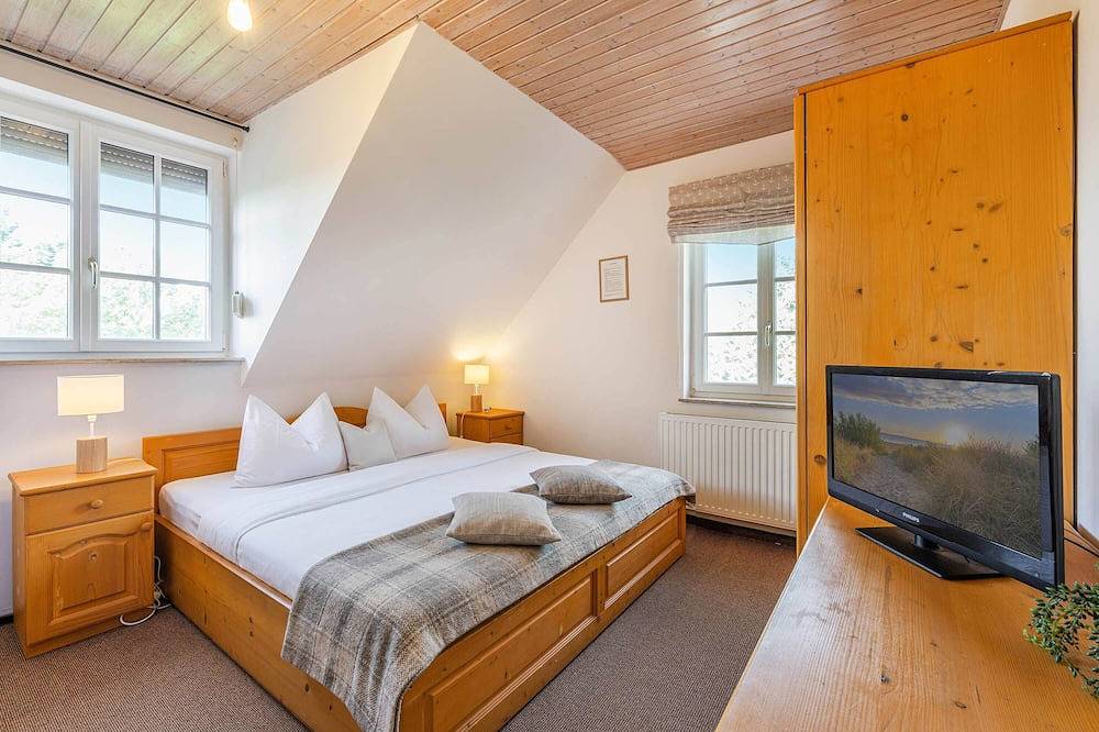 Doppelhaushälfte in Kachlin mit Sauna, Kamin und Garten in Kachlin, Dargen