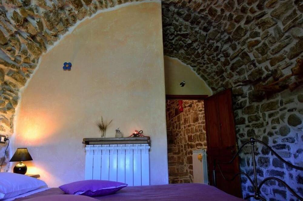 B&B Da Marta: King Room with Mountain View in Apricale, Ligurische Alpen