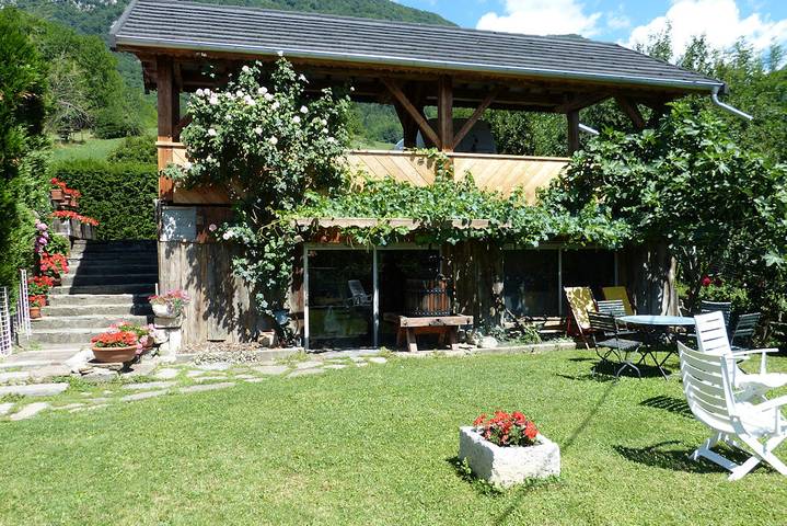 Gîte pour 8 personnes, avec terrasse et jardin, animaux acceptés en Savoie - 3