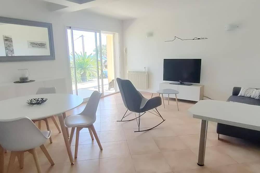 Entire apartment, T2 - Villa Martine in La Ciotat, Marseille region