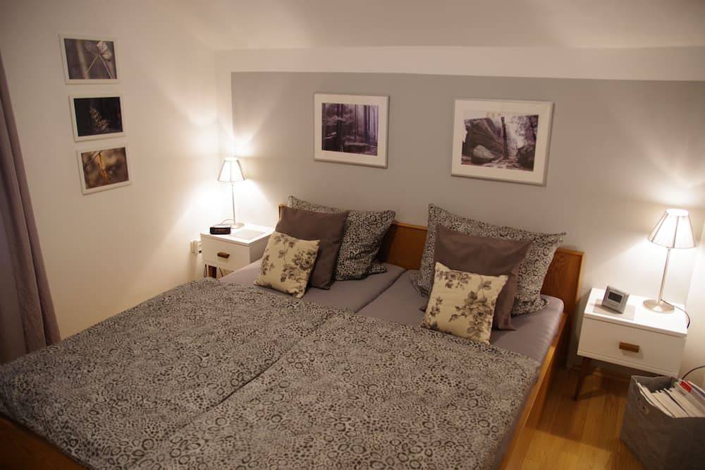 Ganze Wohnung, Fewo mit Liebe zum Detail, Therme/Seenähe, Wandern ab Haus, Balkon m. Aussicht in Weißenstadt, Oberfranken