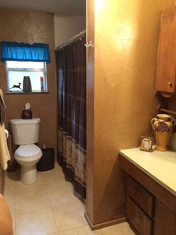 Callender Lake Gemütliche 2-Zimmer-Kabine mit Carport in der Nähe von historischen Edom, Texas in Van Zandt County