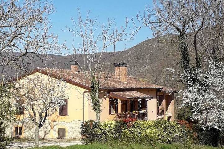 Casa vacanza per 5 persone, con giardino e terrazza, con animali domestici - 1