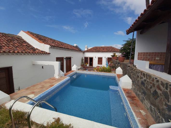 Casa rural para 4 personas, con Vistas al mar y Terraza además de Jardín y Piscina en San Cristóbal de La Laguna