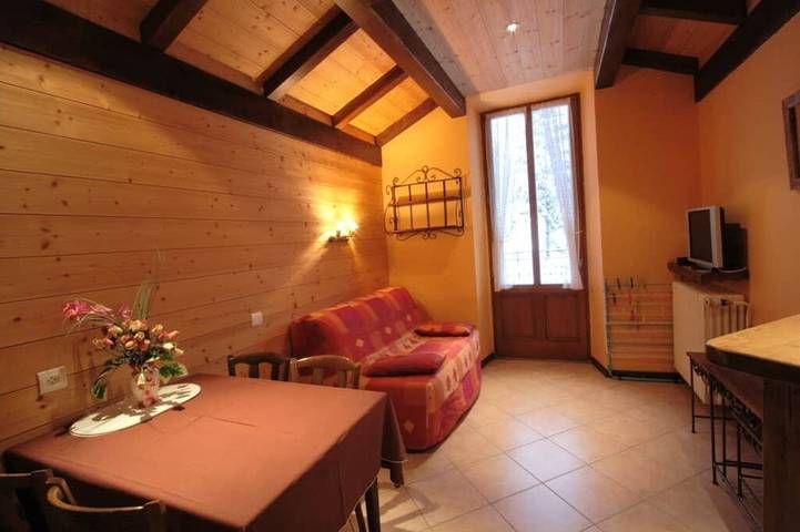 Chalet pour 5 personnes, avec Jacuzzi ainsi que Piscine et Sauna à Saint-Jean-de-Sixt - 4