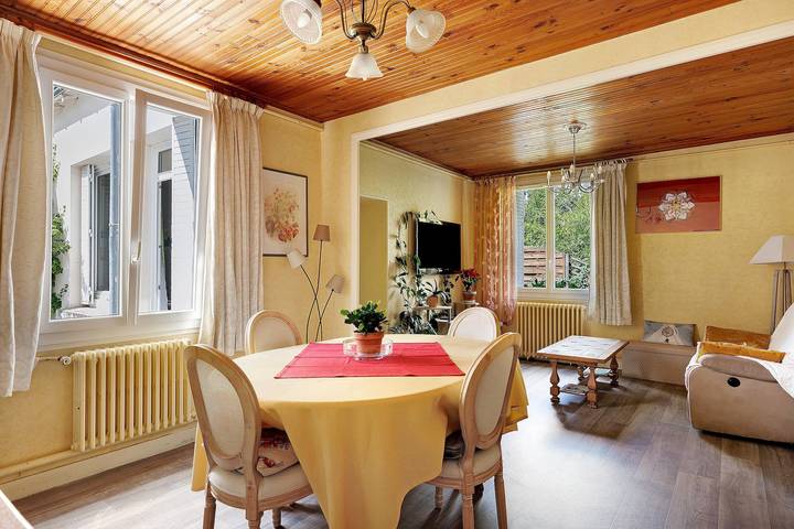 Holiday Home “La Maison De Vacances” with Private Terrace, Garden, and Wi-Fi in Fontevraud-l'Abbaye, Loiredalen