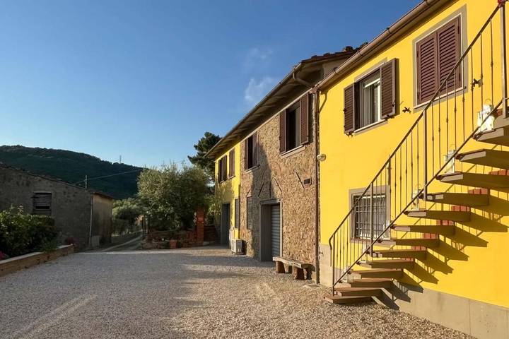 Pension voor 3 personen, with Balkon and Terras as well as Whirlpool and Tuin in Monsummano Terme