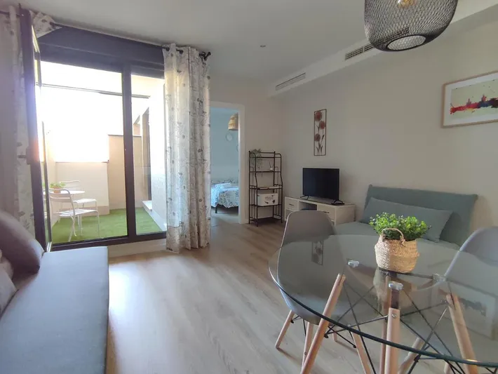 Apartamento de vacaciones para 4 personas, con terraza y piscina - 1