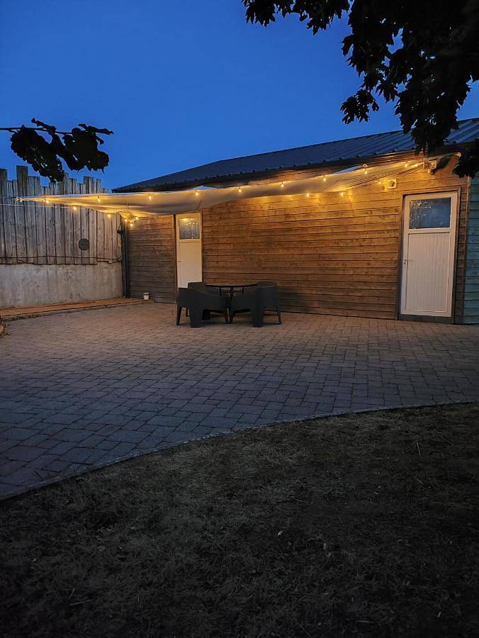 Appartement entier, Chalet 38 m2, au calme reposant, près du puy /fou in Saint-Pierre-des-Échaubrognes, Vallée de la Loire