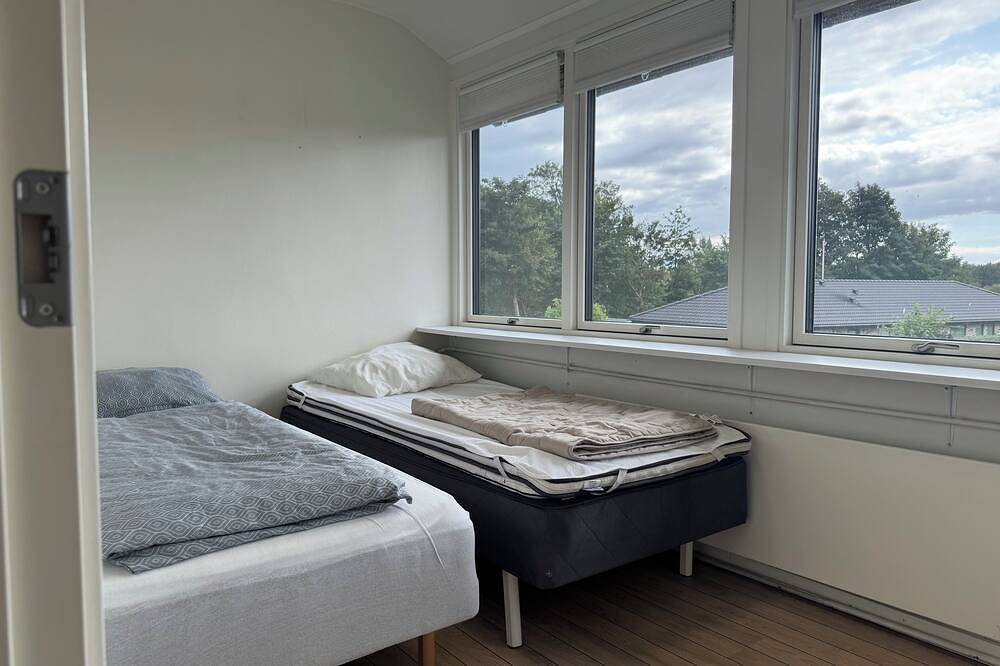 Large Odense Home w/ Rooftop Terrace, 2 Kitchens & Free Parking in Odense, Odense en omgeving