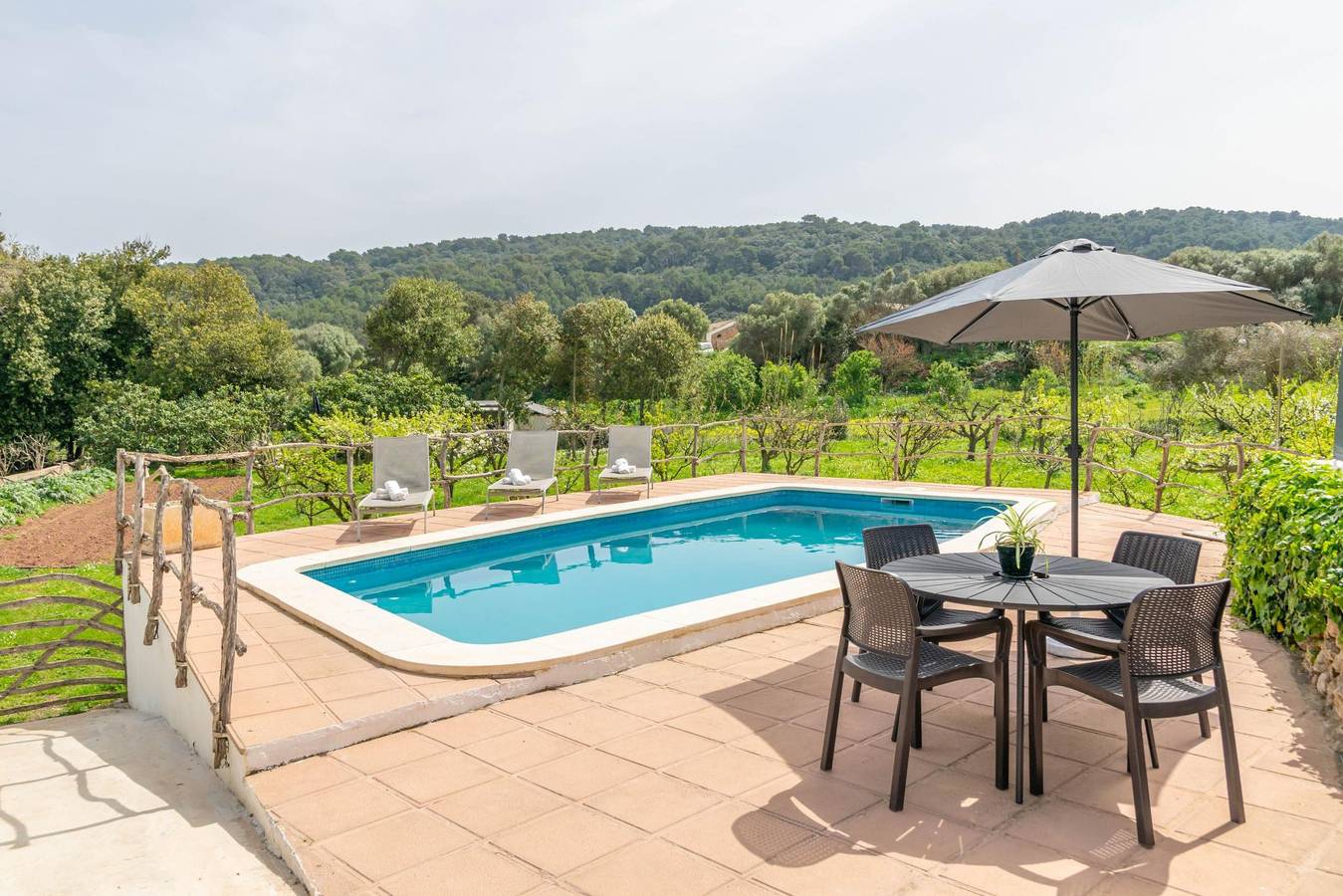 Casa Dina - Casa de campo con piscina privada y Wi-Fi gratis. in Es Mercadal, Menorca