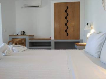 Villa for 3 Guests in Mykonos, Cyclades, Picture 3