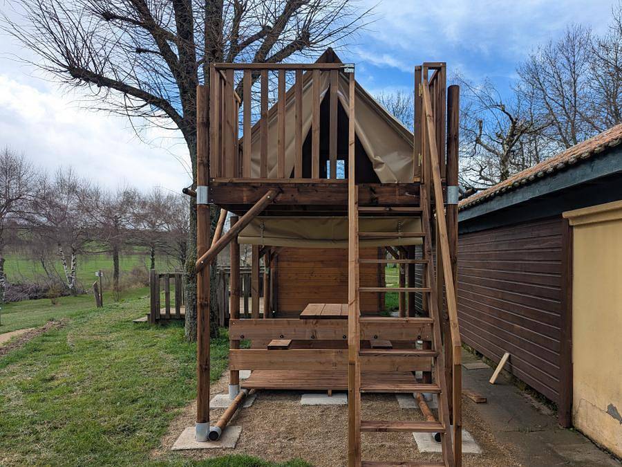 Camping La Cigale de l'Allier - Alojamiento 2 personas - Vivac sobre pilotes in Langogne, Región de Mende