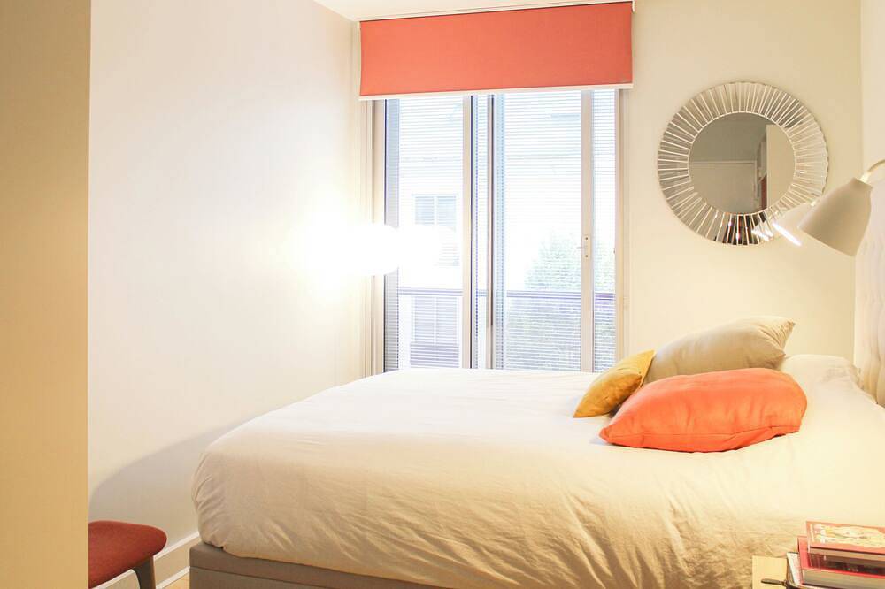 Entire apartment, Stay in a bright apartment in Charenton in Charenton-le-Pont, Val-de-Marne