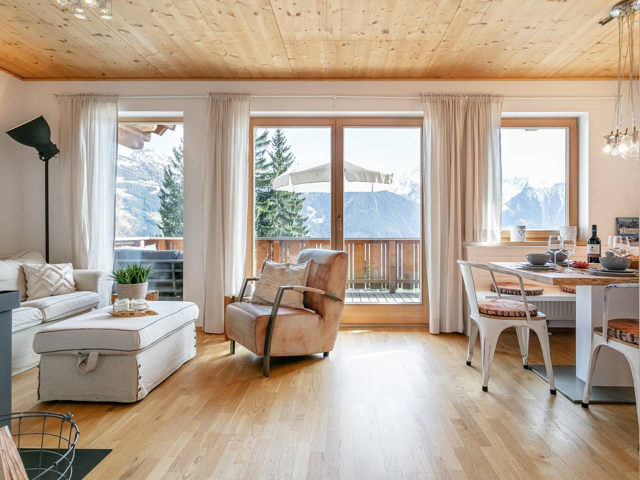 Luxuriöses Chalet mit Blick auf Zillertal in Tuxer Alpen, Hippach