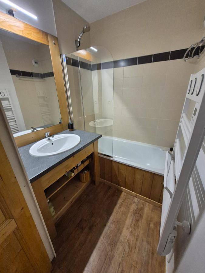 Gîte pour 4 personnes, avec vue ainsi que piscine et balcon, animaux acceptés dans Office De Tourisme D Orcieres - 2