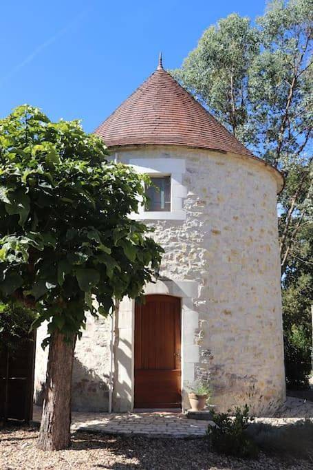 Location de vacances pour 4 personnes, avec Terrasse et Jardin ainsi que Piscine et Vue à Beaupouyet