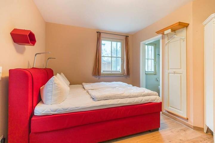 Ferienhaus für 10 Personen, mit Sauna und Terrasse sowie Garten und Whirlpool in Glowe - 3