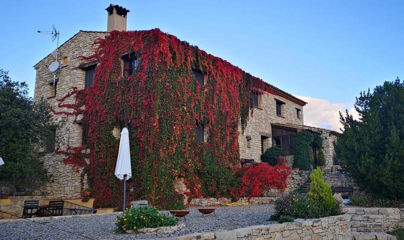 Casa rural para 2 personas, con jardín además de piscina y vistas, Se admiten mascotas en Cataluña - 2