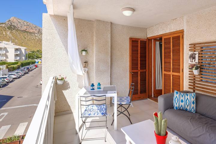 Entire apartment, Central Holiday Apartment "Aire del Mar" with Terrace, Air Conditioning and Wi-Fi in Port de Pollença, Pollença