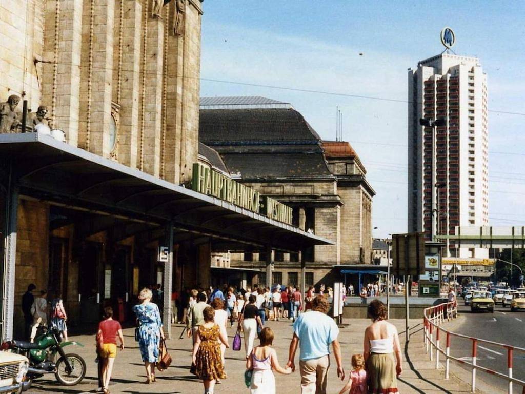 "Universität" in the Wintergartenhochhaus building in Leipzig Mitte, Leipzig