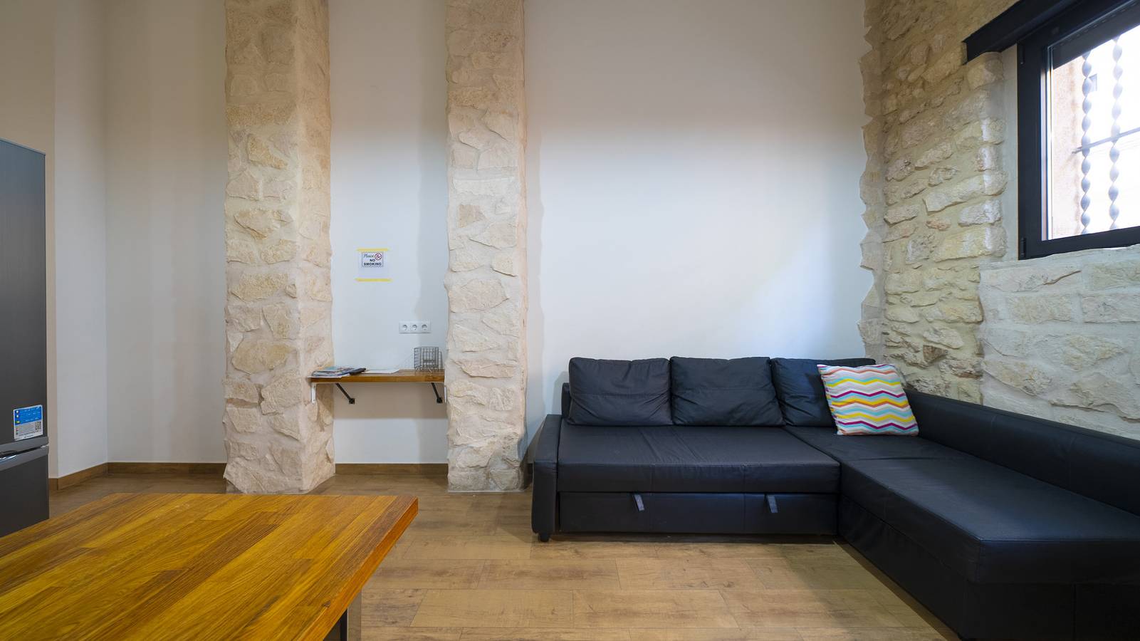 Entire apartment, Holiday apartment for 6 people with terrace in El Barrio, Alicante