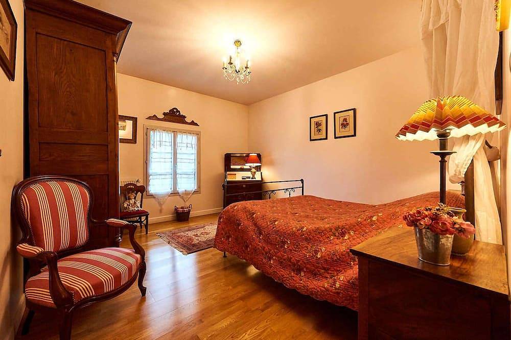 Charming house with garden – Cluny Downtown in Cluny, Région de Mâcon