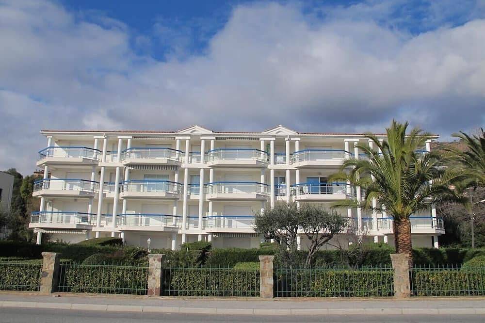 Ganze Wohnung, Superbe appartement studio cabine au bord de la plage in Agay, Saint-Raphaël