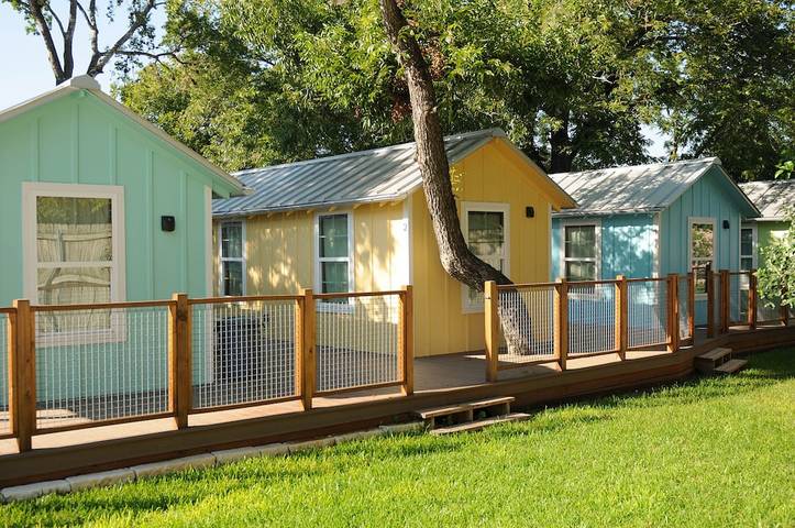 Log cabin for 4 people, with terrace in New Braunfels