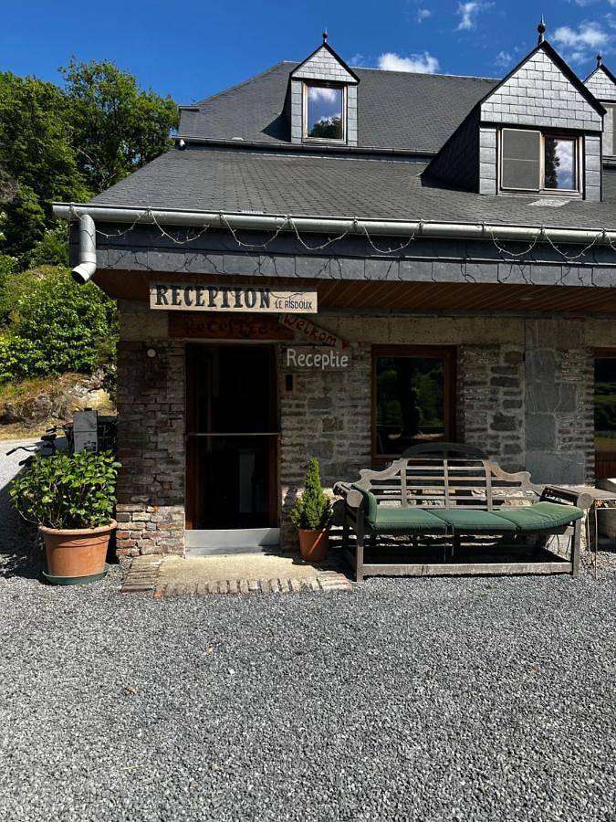 Location de vacances pour 6 personnes, avec vue ainsi que terrasse et piscine à Vireux-Wallerand - 3