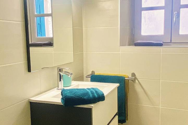 Appartement entier, Gîte d'Aspe, appartement chaleureux au coeur du quartier de Sainte Croix in Oloron-Sainte-Marie, Béarn