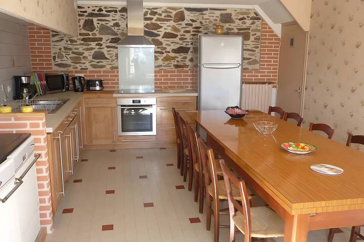 Location de vacances pour 10 personnes, avec jardin et terrasse à Paulinet