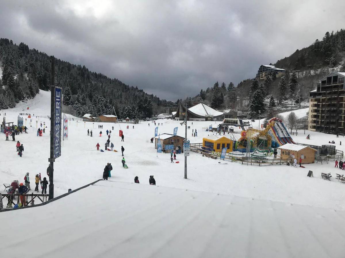 Appartement entier, Le Saporta- Studios et Appartements meublés de tourisme in Le Lioran, Laveissière
