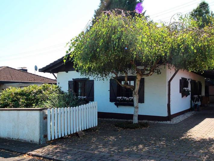Ganze Ferienwohnung, Gemütliches Eifelhäuschen im Grünen Nähe Nürburgring - Ferienhaus/Ferienwohnung/Appartment/Eifelhäuschen in Hoffeld, Osteifel