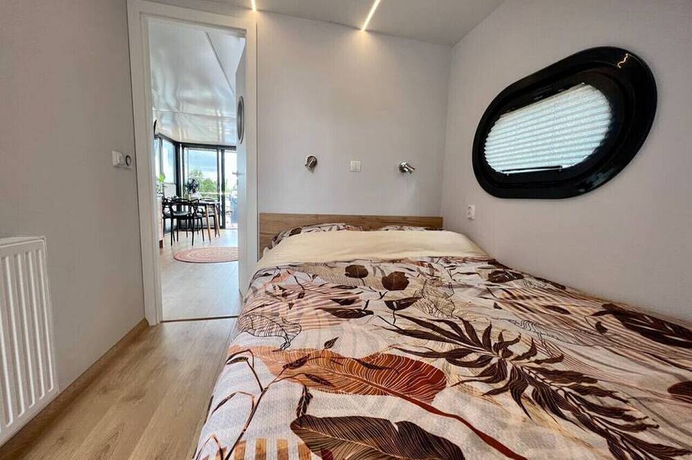 Geheel appartement, New - Little Asia - Houseboat on a lake near Amsterdam with Sauna in Vinkeveen, Groene Hart