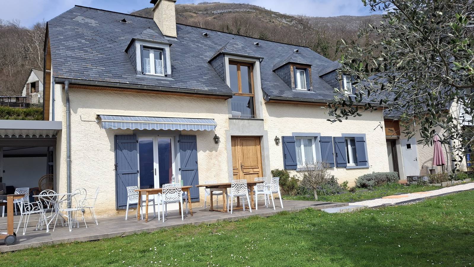 Maison Les Hauts d'Ouzous, 6 à 13 places, près d'Argelès-Gazost in Ouzous, Pyrénées