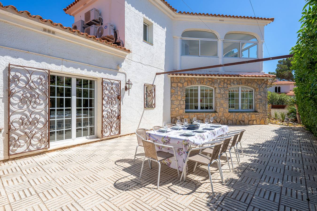 Maison de vacances 'Villa Cristal' avec vue sur la mer, Wi-Fi et climatisation in Miami Platja, Costa Dorada