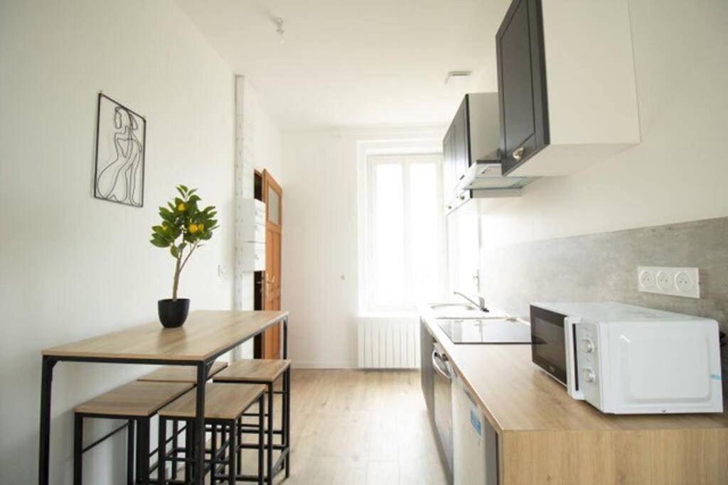 Appartement entier, Le Logis de la Gare - 4 min à pied de la gare in Bourg-en-Bresse, Région de Bourg-en-Bresse