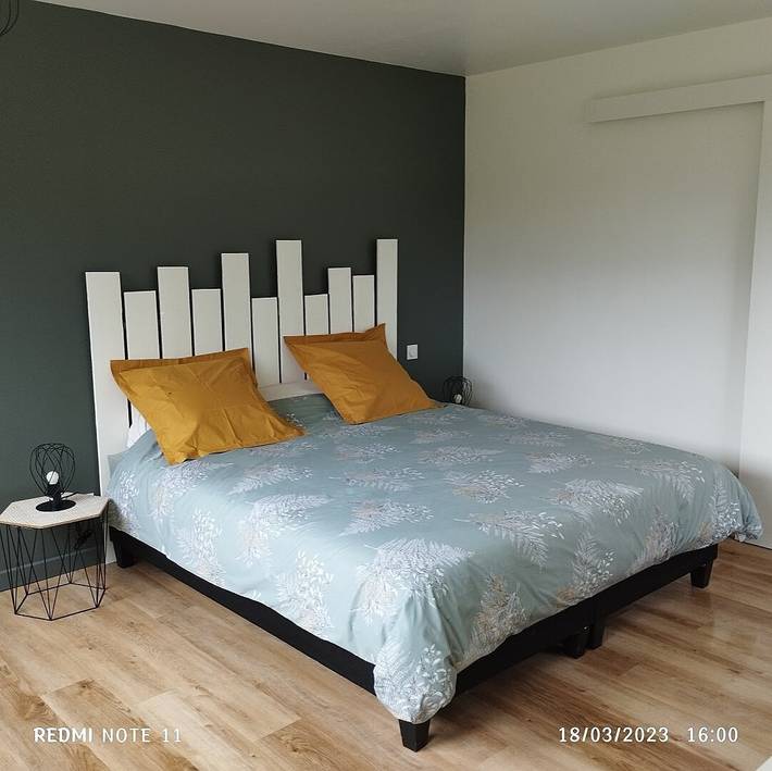 Cottage pour 2 personnes, avec jardin à Plufur