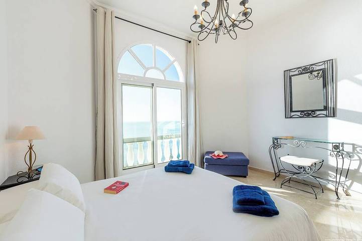 Best views of Tenerife - Villa La Gata de los Gigantes in Playa de los Guíos, Santiago del Teide