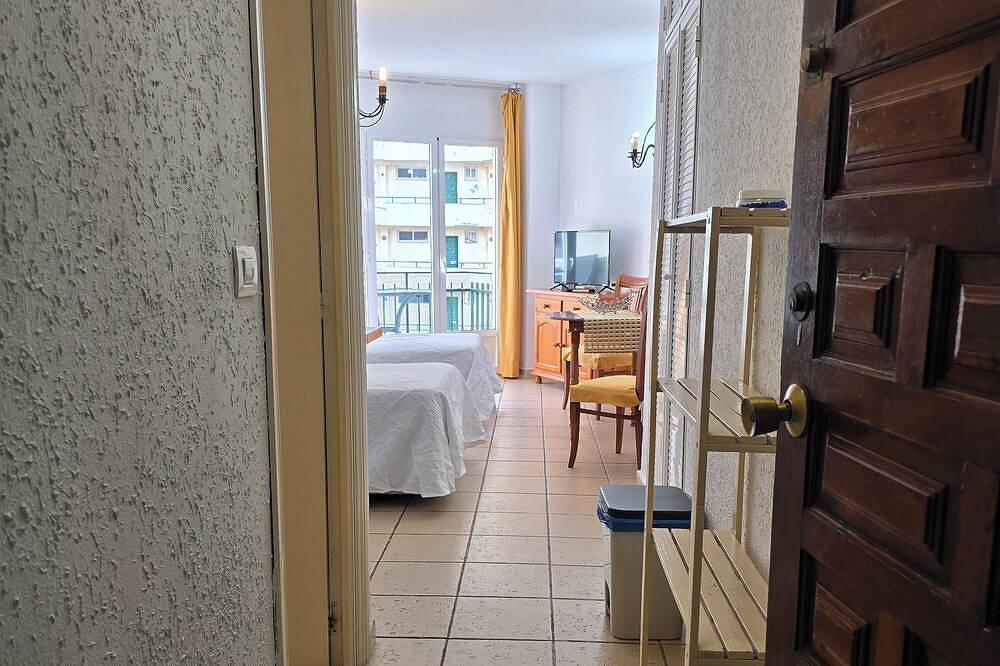 Appartamento intero, Beautifully furnished studio for vacation  in Fuengirola, Costa del Sol