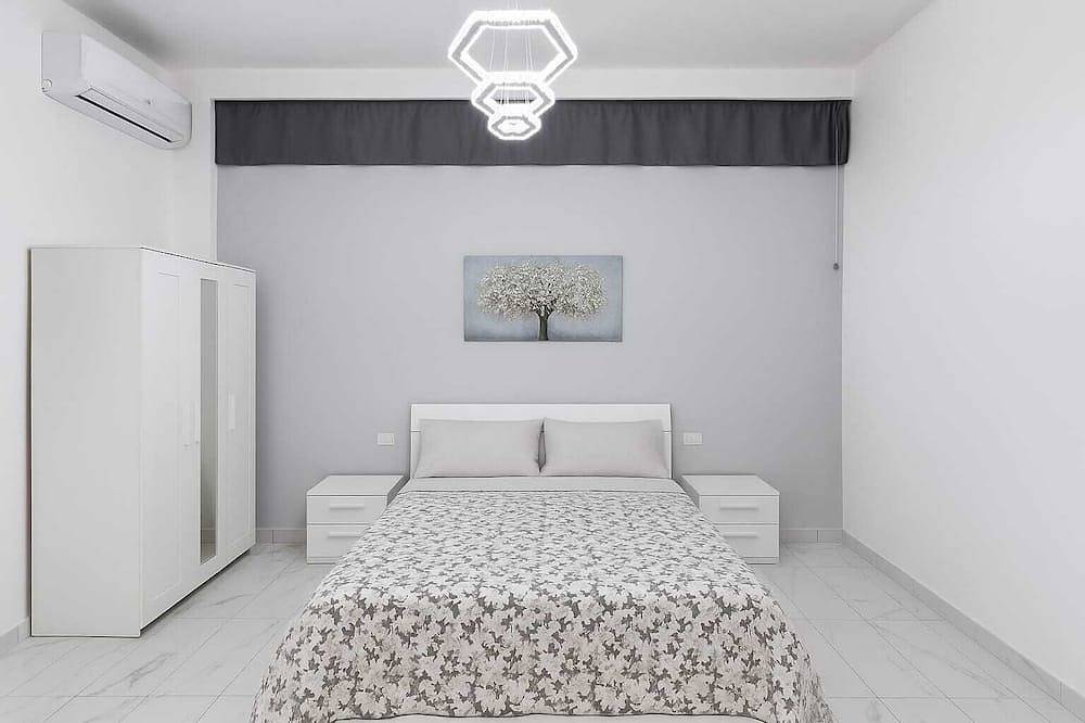 Apartmentcomplete with kitchen and personal bathroom located downtown in Bari, Bari Province