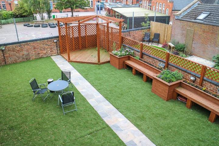 Chambre d’hôte pour 2 personnes, avec terrasse ainsi que jardin et vue à Northampton