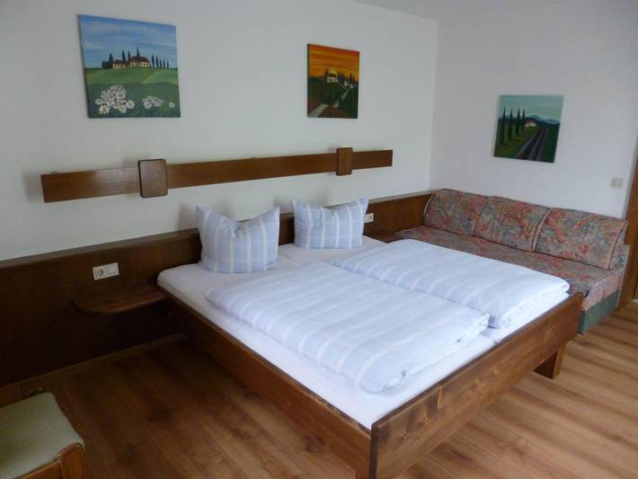 Pension voor 5 personen, with uitzicht and tuin as well as zwembad and sauna, met huisdier in Regio Innsbruck