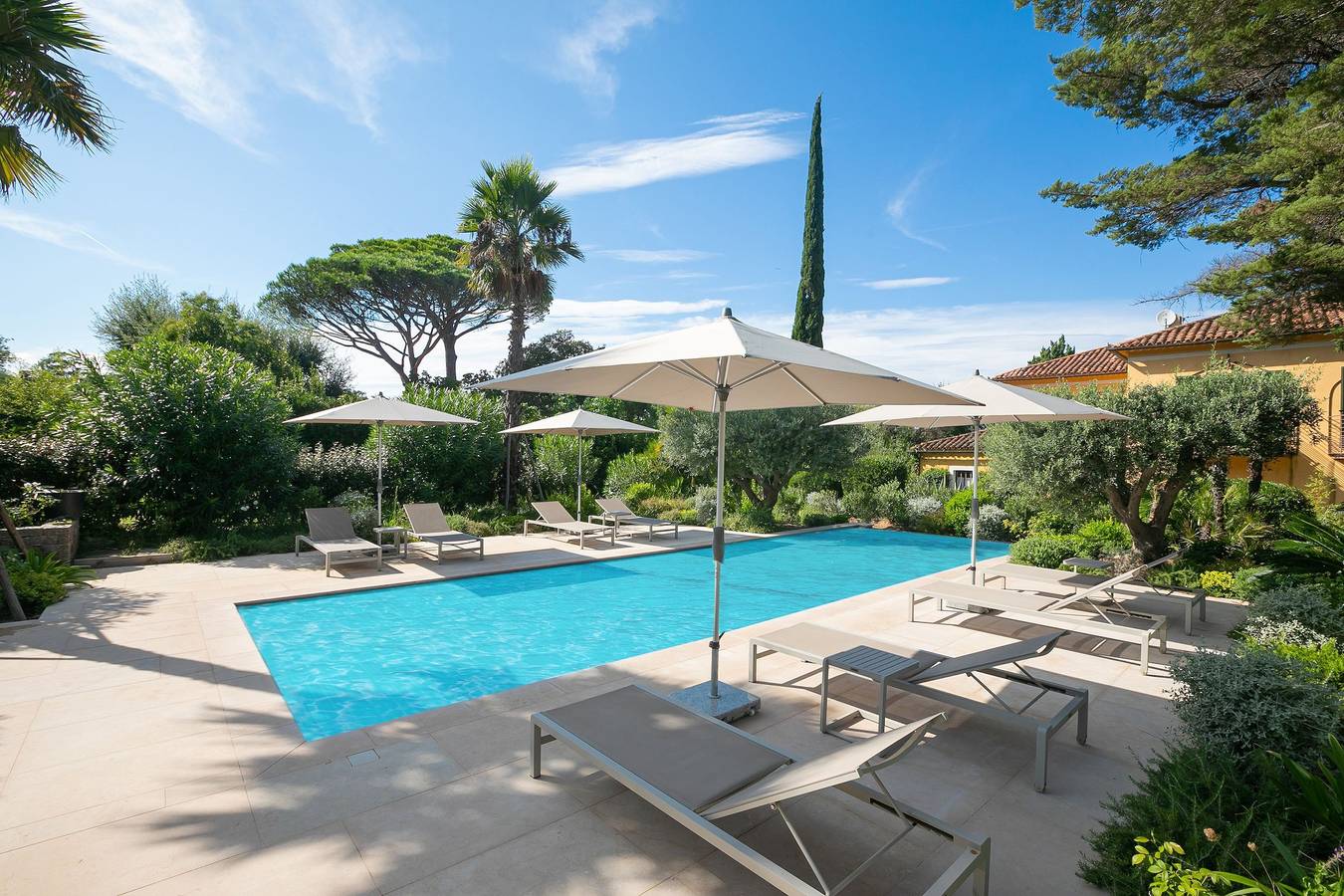 Ganze Wohnung, Villa Azzurra Front Beach in Gassin, Draguignan Region