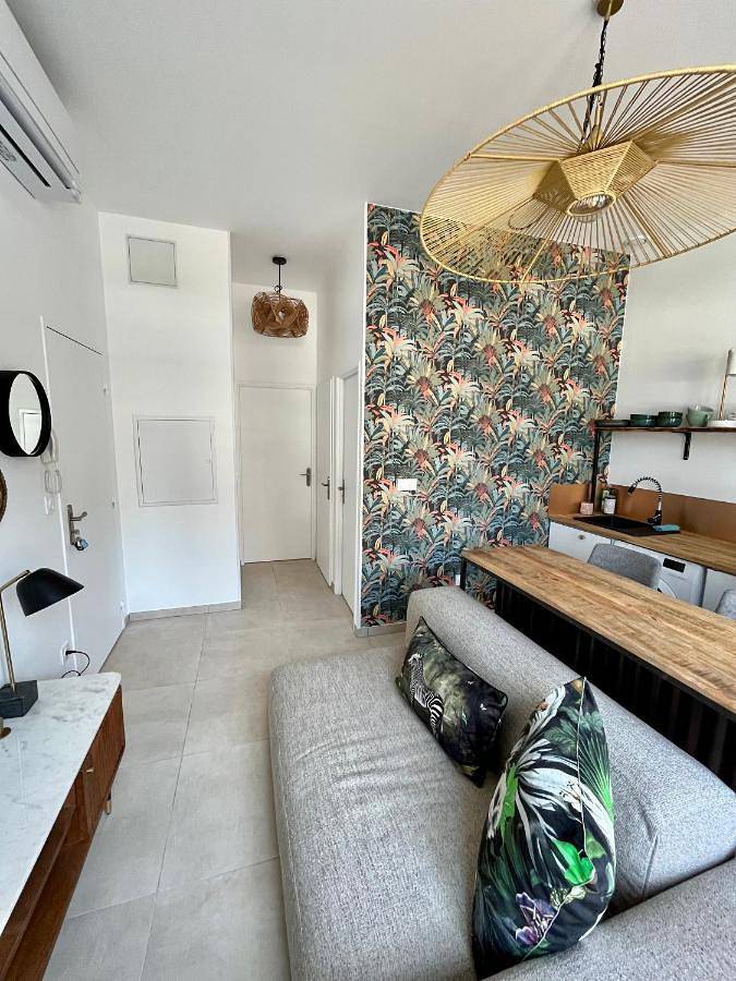 Appartement entier, One-Bedroom Apartment in Bourgoin-Jallieu, Région de La Tour-du-Pin