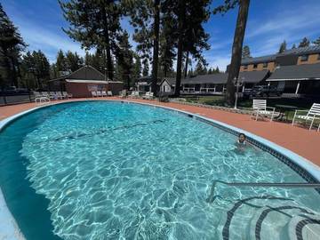 Hôtel pour 4 personnes, avec jacuzzi et piscine à South Lake Tahoe