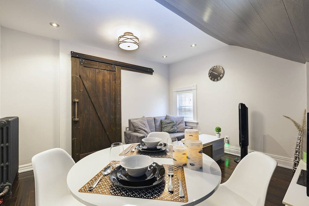 Apartment for 3 People in Toronto, Lake Ontario (Canada)